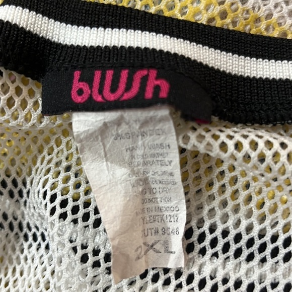 Mesh top 🖤 - Picture 8 of 8